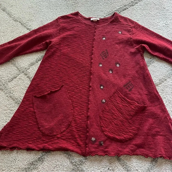 Odile red tunic top mixed media art to wear lagenlook oversized pockets small - Picture 2 of 11
